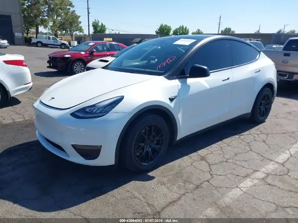 5YJYGDEE1MF271537 2021 TESLA MODEL Y - Image 2