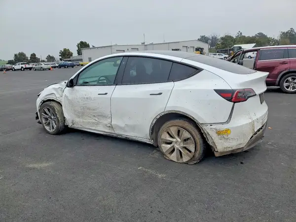 5YJYGDEE1MF273725 2021 TESLA MODEL Y - Image 2