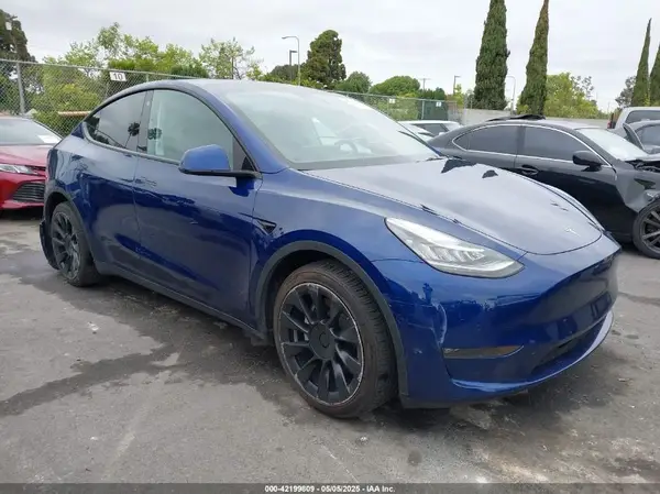 5YJYGDEE1MF282196 2021 TESLA MODEL Y - Image 1