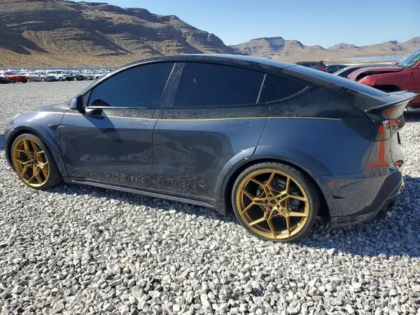 5YJYGDEE1MF293733 2021 TESLA MODEL Y - Image 2