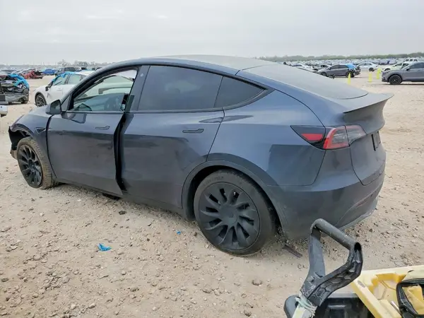 5YJYGDEE1MF296762 2021 TESLA MODEL Y - Image 2
