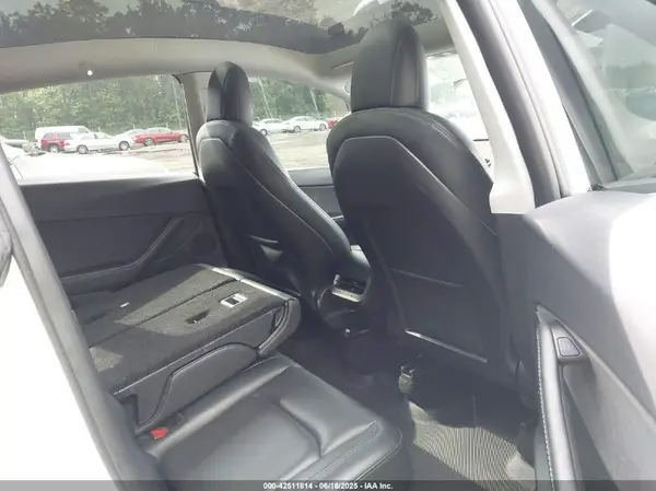 5YJYGDEE1MF302060 2021 TESLA MODEL Y - Image 8