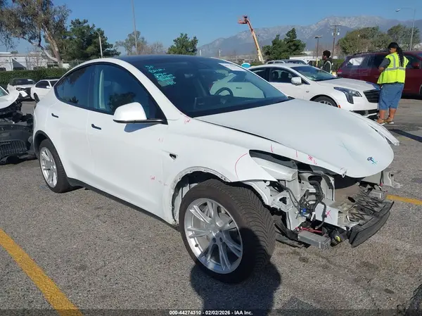 5YJYGDEE1MF303693 2021 TESLA MODEL Y - Image 1