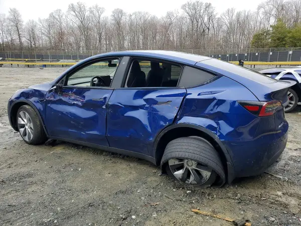 5YJYGDEE2LF006110 2020 TESLA MODEL Y - Image 2