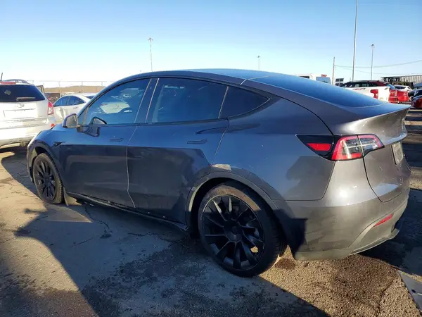 5YJYGDEE2LF008486 2020 TESLA MODEL Y - Image 2