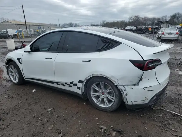 5YJYGDEE2LF019133 2020 TESLA MODEL Y - Image 2