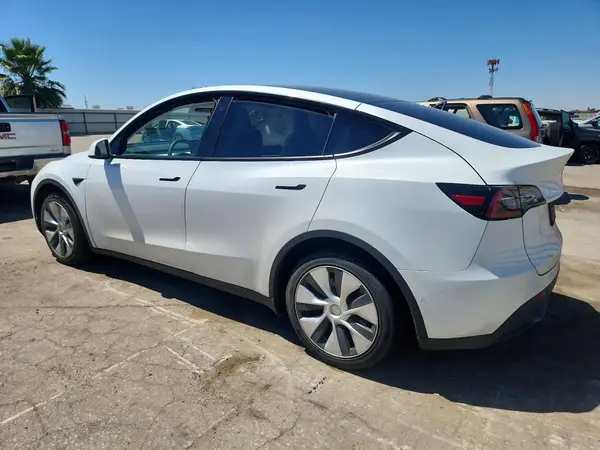 5YJYGDEE2LF023697 2020 TESLA MODEL Y - Image 2