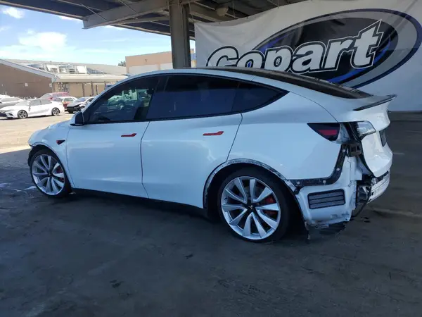 5YJYGDEE2LF028382 2020 TESLA MODEL Y - Image 2