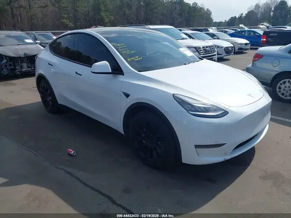 5YJYGDEE2LF036790 2020 TESLA MODEL Y - Image 1