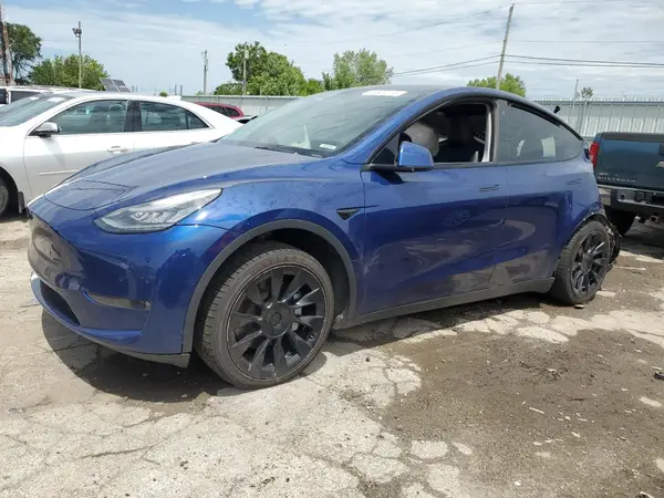 5YJYGDEE2LF038572 2020 TESLA MODEL Y - Image 1