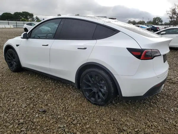 5YJYGDEE2LF043559 2020 TESLA MODEL Y - Image 2