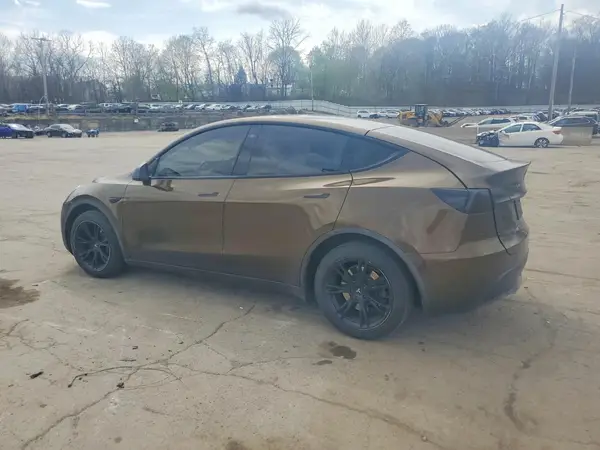 5YJYGDEE2LF046929 2020 TESLA MODEL Y - Image 2