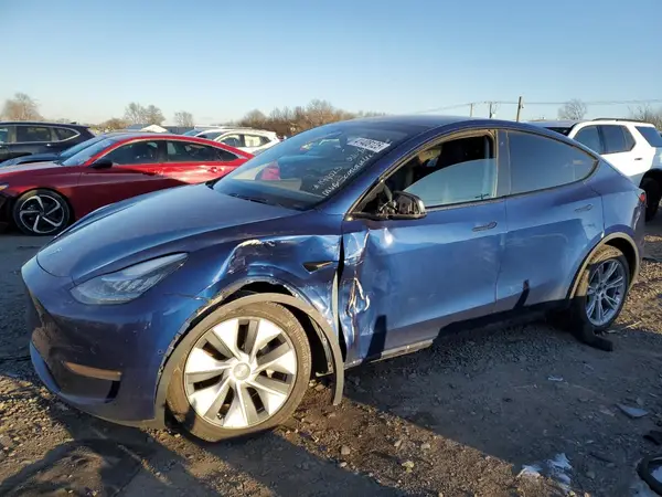 5YJYGDEE2LF047563 2020 TESLA MODEL Y - Image 1
