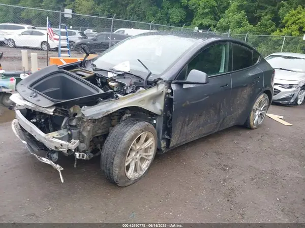 5YJYGDEE2LF048017 2020 TESLA MODEL Y - Image 2