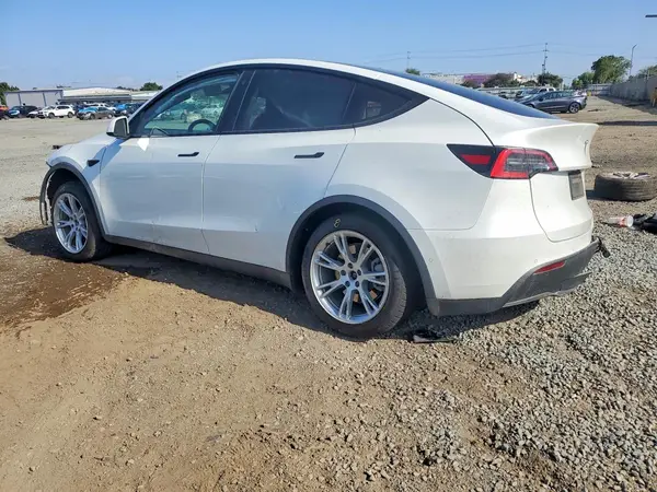 5YJYGDEE2LF053976 2020 TESLA MODEL Y - Image 2