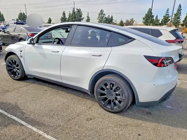 5YJYGDEE2LF055694 2020 TESLA MODEL Y - Image 2