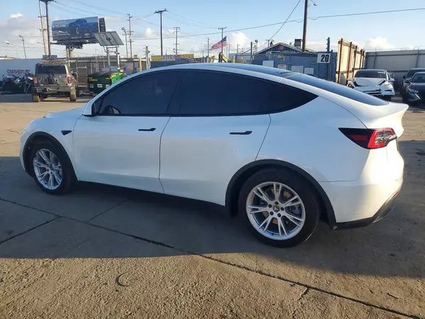 5YJYGDEE2LF056635 2020 TESLA MODEL Y - Image 2