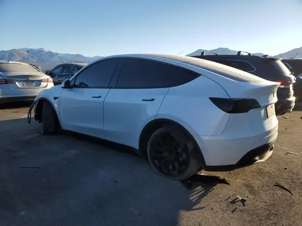 5YJYGDEE2MF061271 2021 TESLA MODEL Y - Image 2