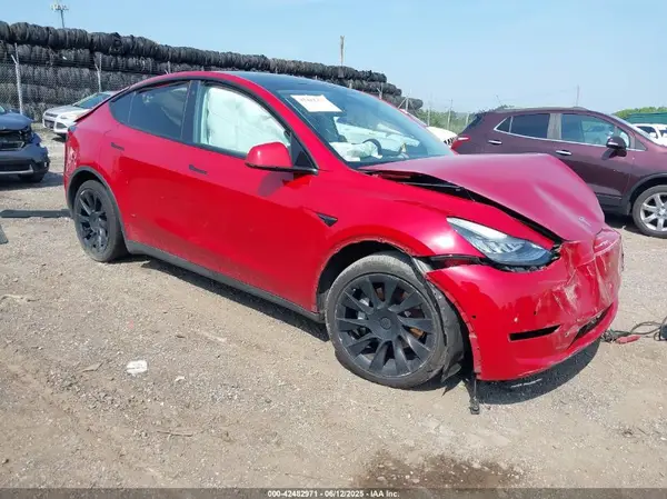 5YJYGDEE2MF062405 2021 TESLA MODEL Y - Image 1