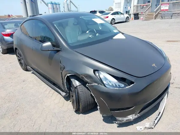 5YJYGDEE2MF062887 2021 TESLA MODEL Y - Image 1