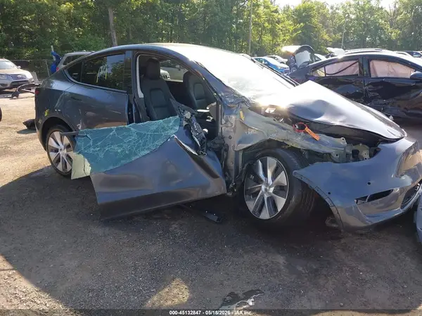 5YJYGDEE2MF069841 2021 TESLA MODEL Y - Image 1