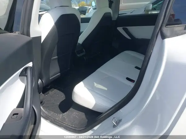5YJYGDEE2MF070374 2021 TESLA MODEL Y - Image 8