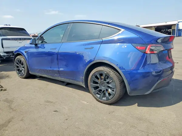 5YJYGDEE2MF070598 2021 TESLA MODEL Y - Image 2