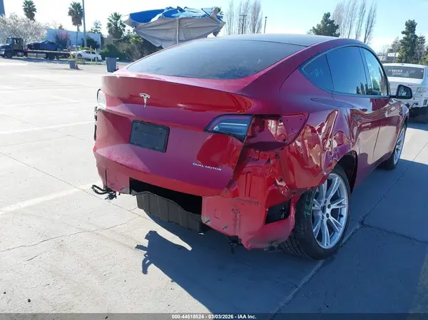2021 TESLA MODEL Y auction photo 6