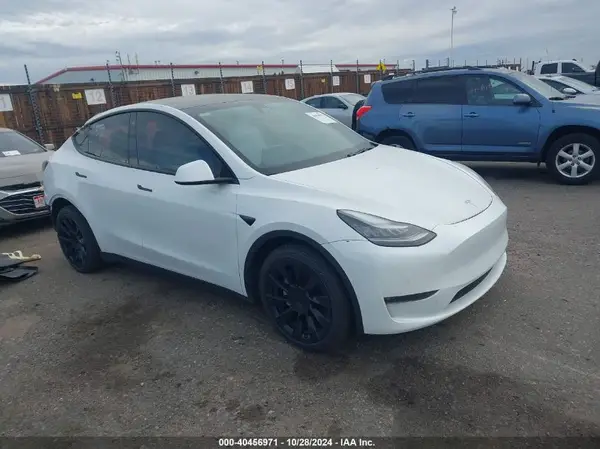 5YJYGDEE2MF074246 2021 TESLA MODEL Y - Image 1