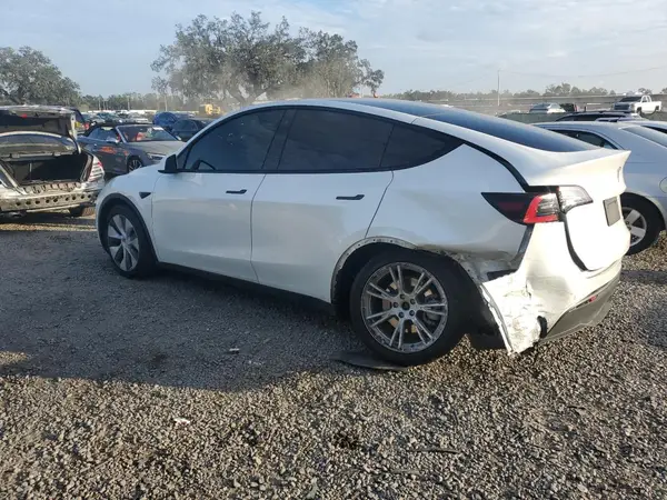 5YJYGDEE2MF075140 2021 TESLA MODEL Y - Image 2