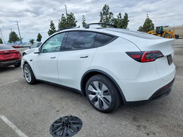 5YJYGDEE2MF081679 2021 TESLA MODEL Y - Image 2