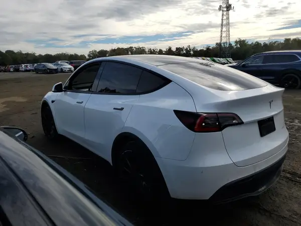 5YJYGDEE2MF085201 2021 TESLA MODEL Y - Image 2