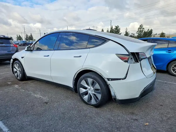 5YJYGDEE2MF086476 2021 TESLA MODEL Y - Image 2