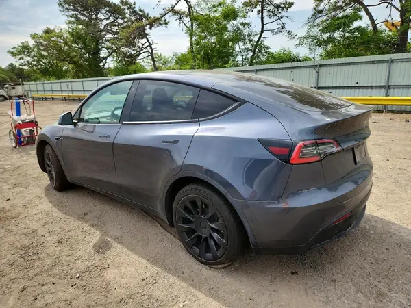 5YJYGDEE2MF096375 2021 TESLA MODEL Y - Image 2