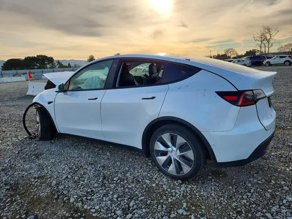 5YJYGDEE2MF096683 2021 TESLA MODEL Y - Image 2