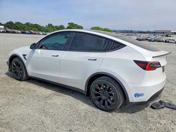 5YJYGDEE2MF102188 2021 TESLA MODEL Y - Image 2