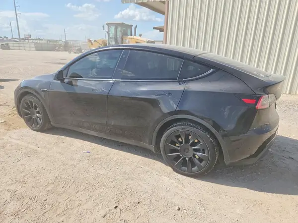 5YJYGDEE2MF107942 2021 TESLA MODEL Y - Image 2