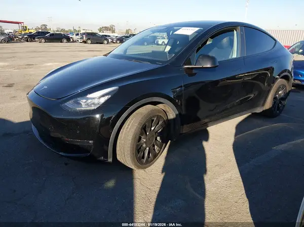 5YJYGDEE2MF108380 2021 TESLA MODEL Y - Image 2