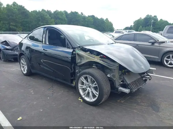 5YJYGDEE2MF113045 2021 TESLA MODEL Y - Image 1