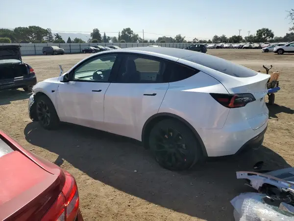 5YJYGDEE2MF122473 2021 TESLA MODEL Y - Image 2