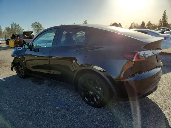 5YJYGDEE2MF138897 2021 TESLA MODEL Y - Image 2