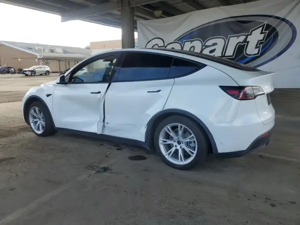 5YJYGDEE2MF158390 2021 TESLA MODEL Y - Image 2