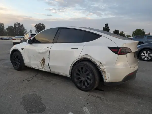 5YJYGDEE2MF159667 2021 TESLA MODEL Y - Image 2