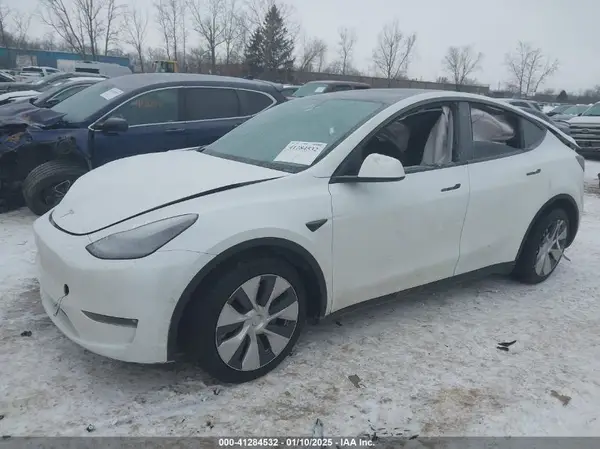 5YJYGDEE2MF186299 2021 TESLA MODEL Y - Image 2