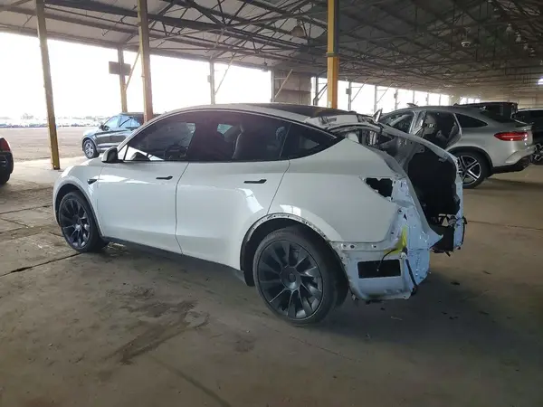 5YJYGDEE2MF187596 2021 TESLA MODEL Y - Image 2