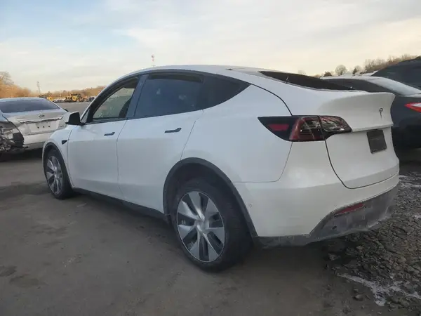 5YJYGDEE2MF191793 2021 TESLA MODEL Y - Image 2