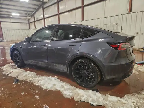 5YJYGDEE2MF194306 2021 TESLA MODEL Y - Image 2