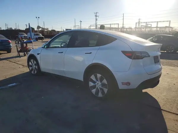 5YJYGDEE2MF196265 2021 TESLA MODEL Y - Image 2