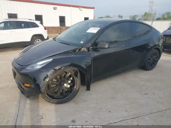 5YJYGDEE2MF203585 2021 TESLA MODEL Y - Image 2