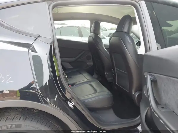 5YJYGDEE2MF203585 2021 TESLA MODEL Y - Image 8